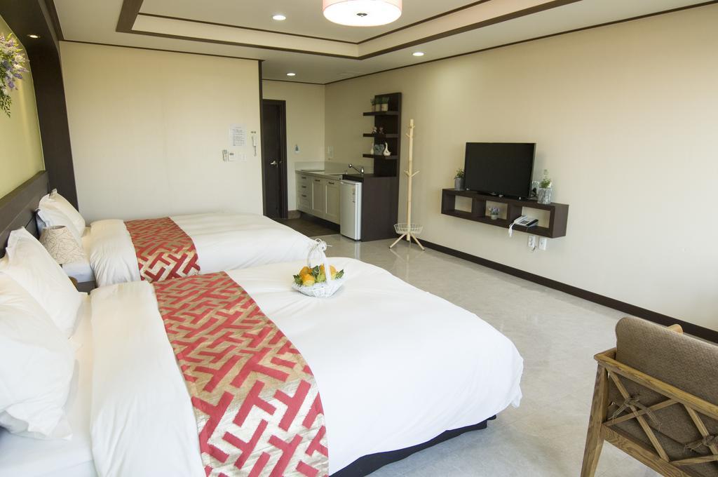 Famille Spa Resort Jeju Room photo